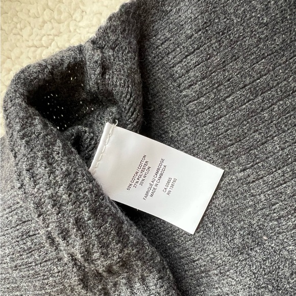 New Reitmans Signature Gray Crew Neck Sweater - Picture 5 of 8